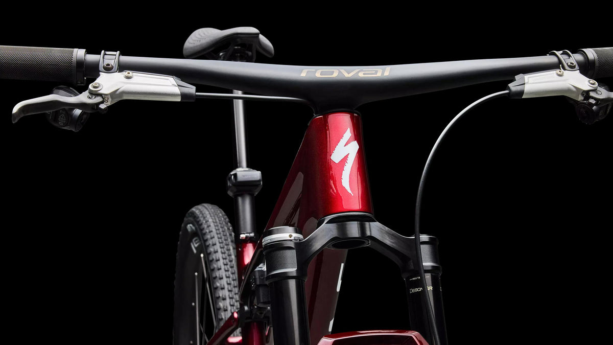 S-Works Epic 9 (2027) — Gloss Red Tint Over Red Reflex Pearl Edge Fade / Metallic White Silver — detail 120