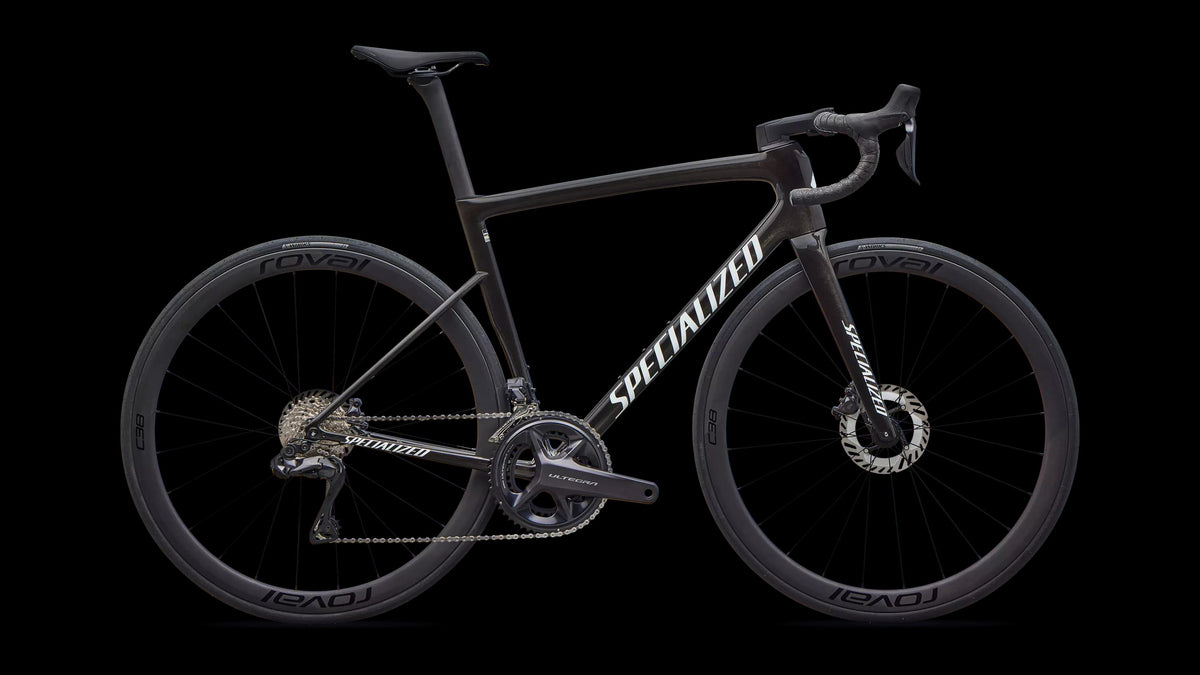 Tarmac SL8 Expert - Shimano Ultegra Di2 (2026) — Gloss Obsidian Metallic / 25% Cqv Reflex Super Red Pearl Over White — side view