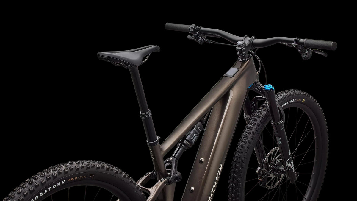 Turbo Levo R Comp (2026) — Gloss Gunmetal / White Mountains — detail 40
