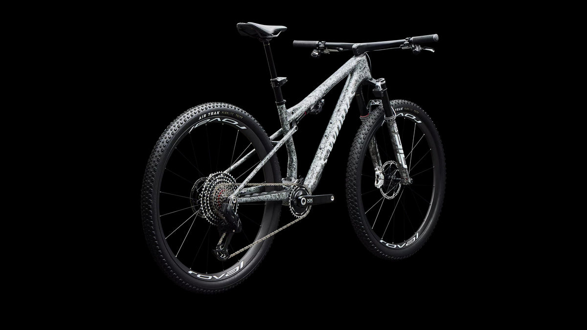 S-Works Epic 9 (2027) — Gloss Metallic Obsidian Multi Color Dry Impasto/ Metallic White Silver — detail 100