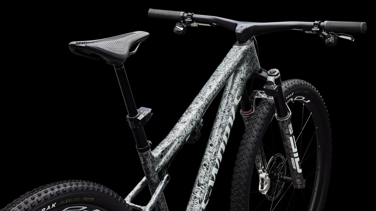 S-Works Epic 9 (2027) — Gloss Metallic Obsidian Multi Color Dry Impasto/ Metallic White Silver — detail 110