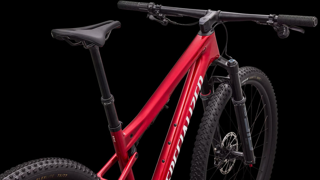 Epic 9 Comp (2027) — Gloss Ruby Metallic / Metallic White Silver — detail 40