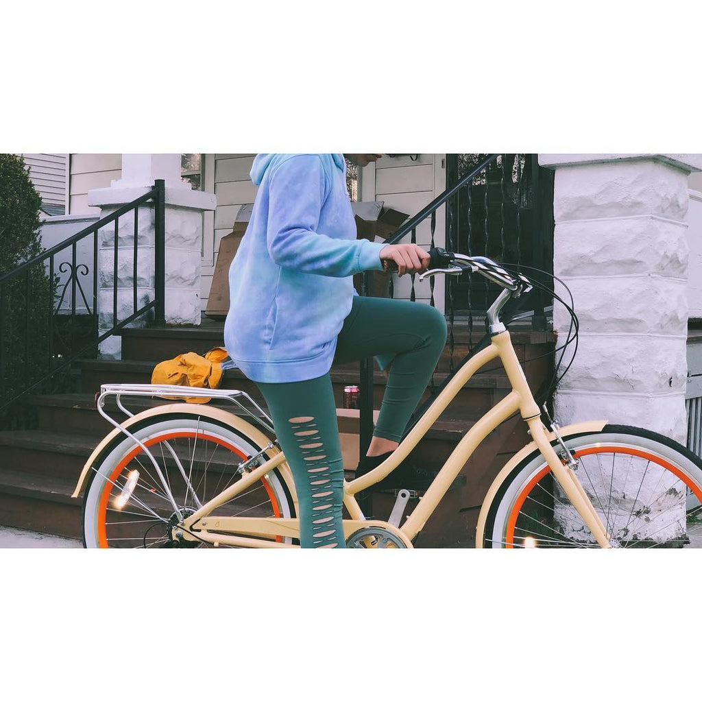 sixthreezero EVRYjourney Women's 26" 7 Speed Steel Step-Through Touring Hybrid Bicycle — product view 97