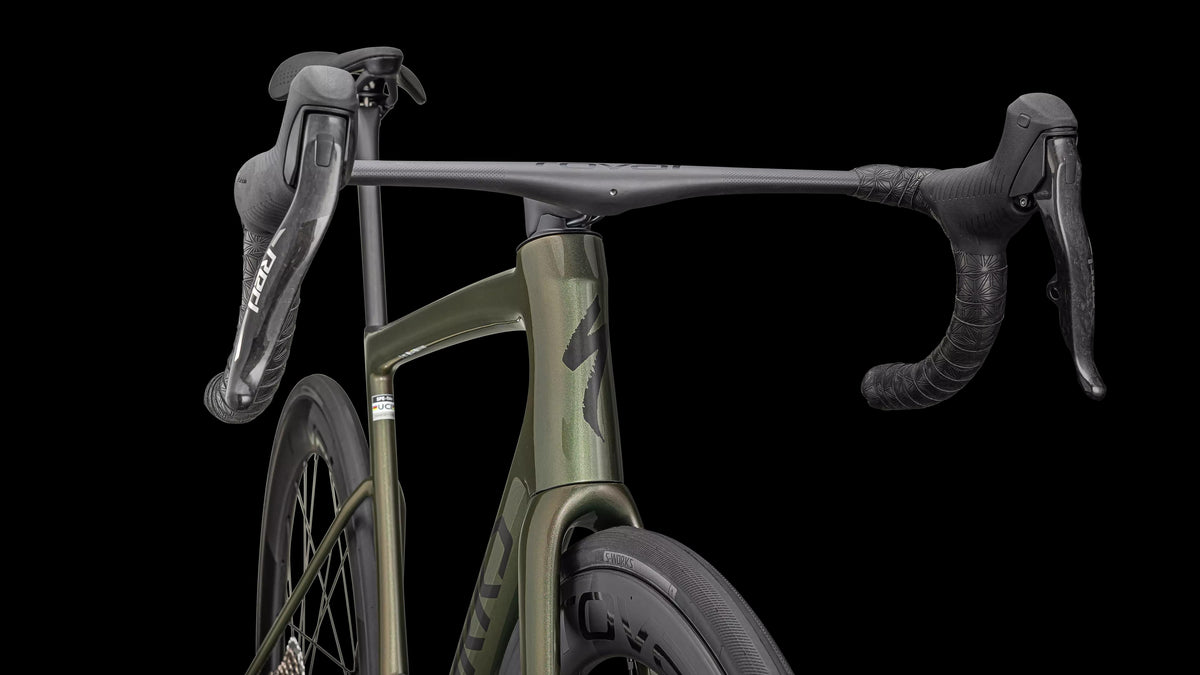 S-Works Tarmac SL8 – SRAM RED AXS (2025) — Gloss Cypress Metallic/Magenta to Gold Pearl/Satin Black Metallic — detail 50