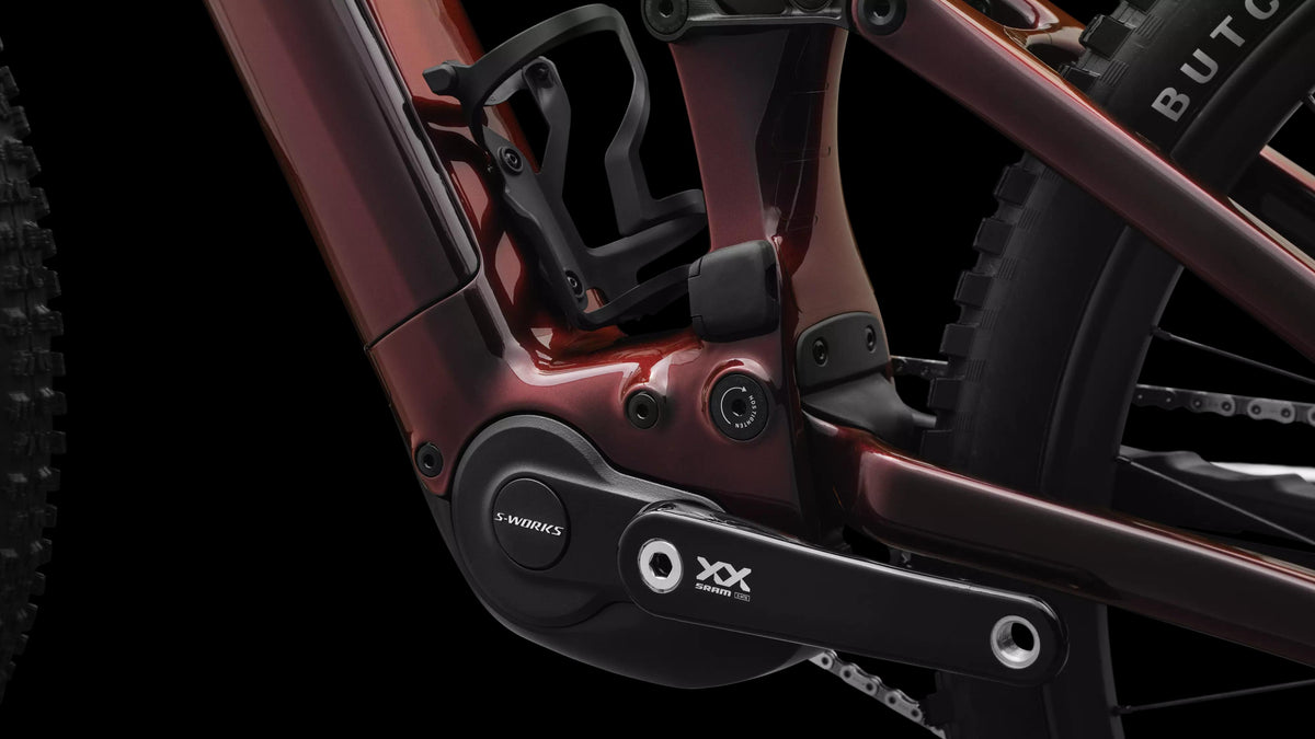 S-Works Turbo Levo 4 (2026) — Gloss Red Pearl / Black / Metallic White Silver — detail 390