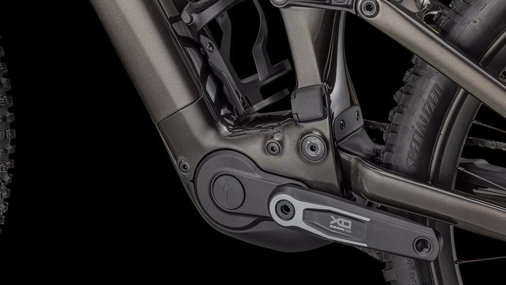 Turbo Levo 4 Pro (2026) — Gloss Metallic Obsidian / Burnt Gold Metallic — detail 70