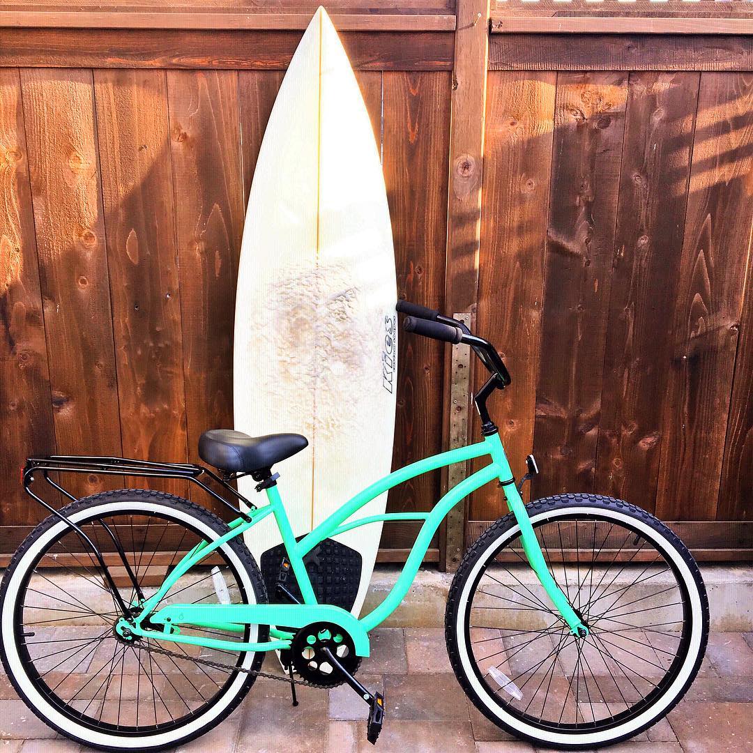 sixthreezero Around the Block Women's 24" 21 Speed Beach Cruiser Bicycle with Rear Rack — product view 28
