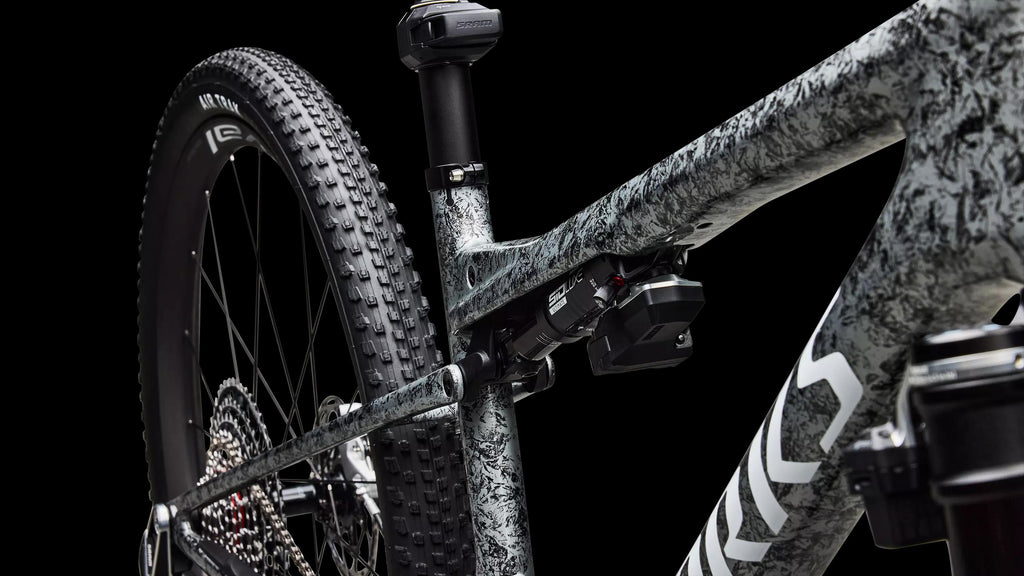 S-Works Epic 9 (2027) — Gloss Metallic Obsidian Multi Color Dry Impasto/ Metallic White Silver — detail 130