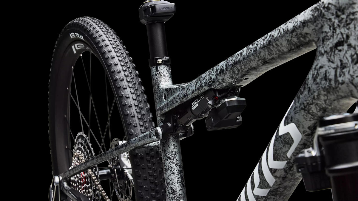 S-Works Epic 9 (2027) — Gloss Metallic Obsidian Multi Color Dry Impasto/ Metallic White Silver — detail 130