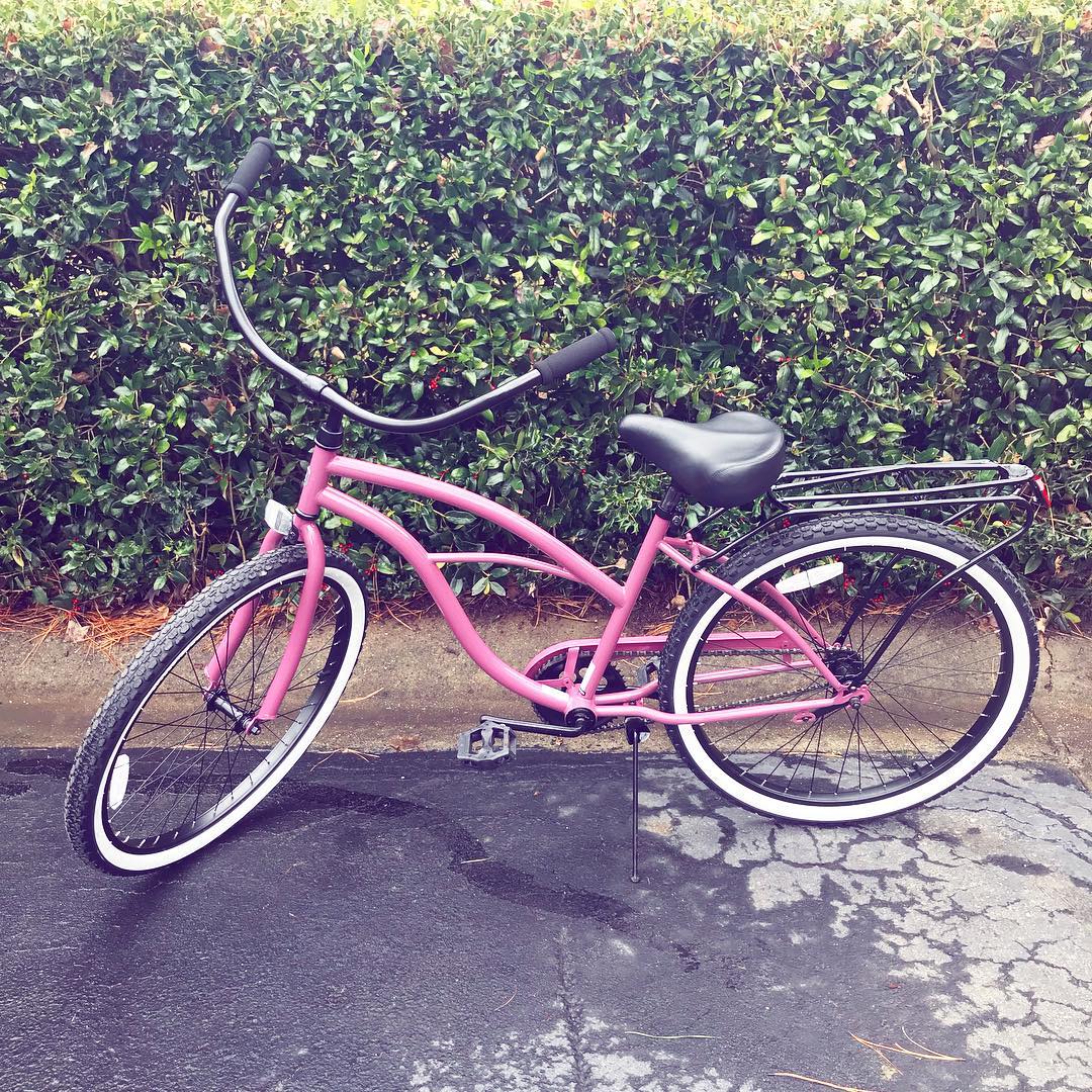 sixthreezero Around the Block Women's 24" 21 Speed Beach Cruiser Bicycle with Rear Rack — product view 33