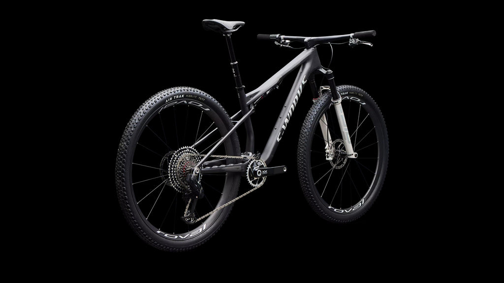 S-Works Epic 9 Ultralight LTD (2027) — Satin Carbon / Silver Foil — detail 100