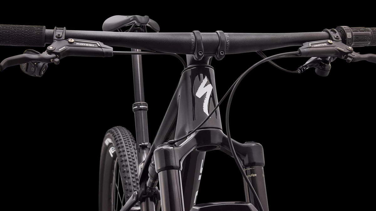 Epic 9 Expert (2027) — Gloss Carbon / White — detail 50