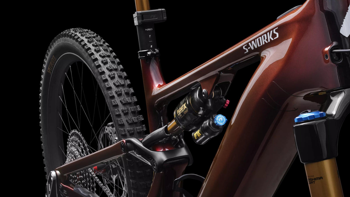 S-Works Turbo Levo 4 (2026) — Gloss Red Pearl / Black / Metallic White Silver — detail 380