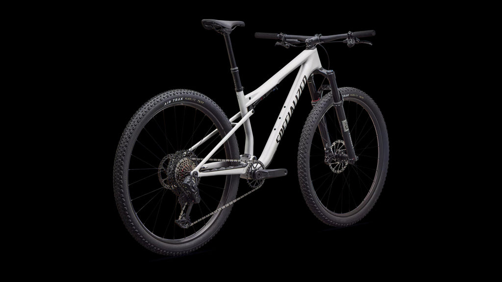 Epic 9 Sport (2027) — Gloss Dolomite Metallic / Metallic Obsidian — detail 30