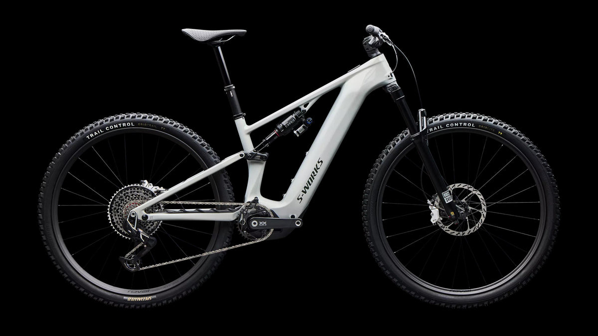 S-Works Turbo Levo R (2027) — Gloss Dolomite / Viavi Silver Green Pearl / Oak Green Metallic — side view