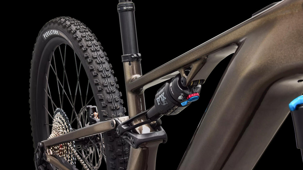 Turbo Levo R Comp (2026) — Gloss Gunmetal / White Mountains — detail 60