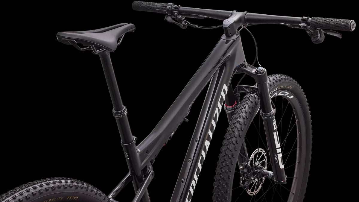 Epic 9 Expert (2027) — Gloss Carbon / White — detail 40