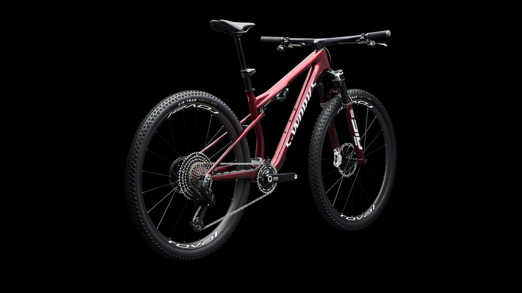 S-Works Epic 9 (2027) — Gloss Red Tint Over Red Reflex Pearl Edge Fade / Metallic White Silver — detail 100