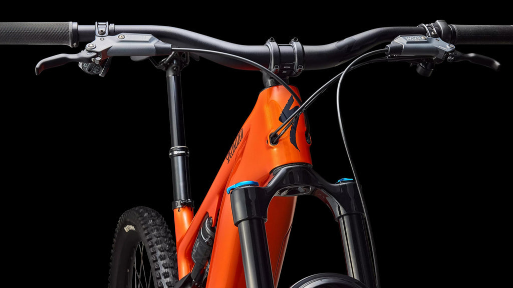 Turbo Levo 4 Comp (2026) — Gloss Orange Tint Over Silver Dust / Dark Navy — detail 50