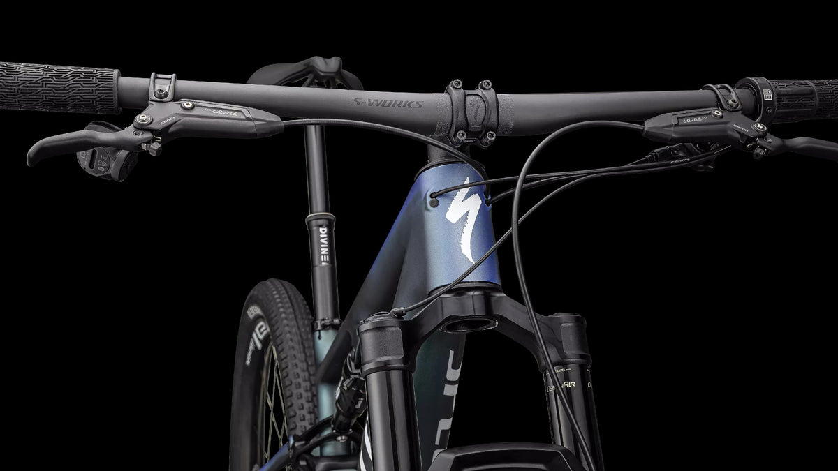 Epic 8 Pro - SRAM X0 AXS, RockShox Ultimate (2024) — Satin Carbon/Metallic Sapphire/Metallic White Silver — detail 50