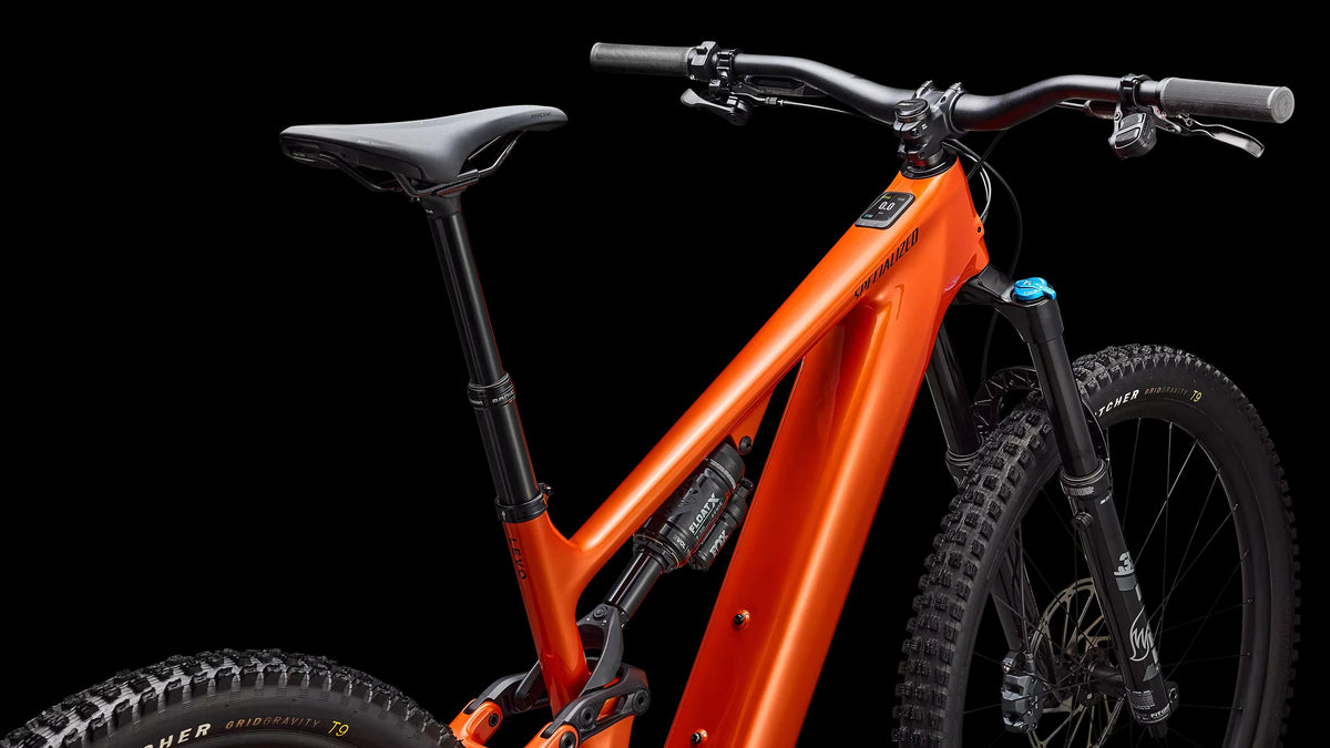 Turbo Levo 4 Comp (2026) — Gloss Orange Tint Over Silver Dust / Dark Navy — detail 40