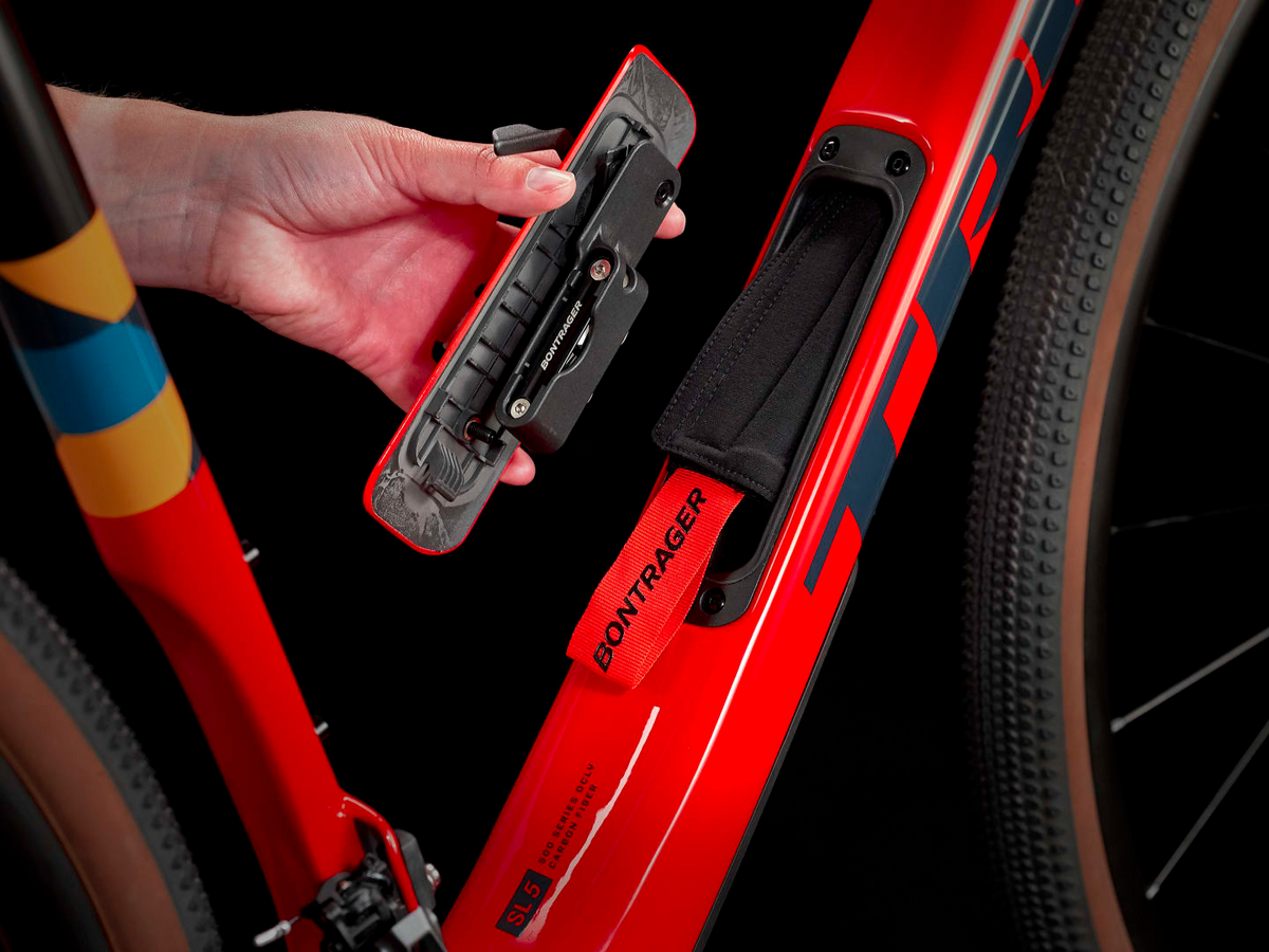 2024 Trek Checkpoint SL 5 - Radioactive Red/Nautical Navy — image 16