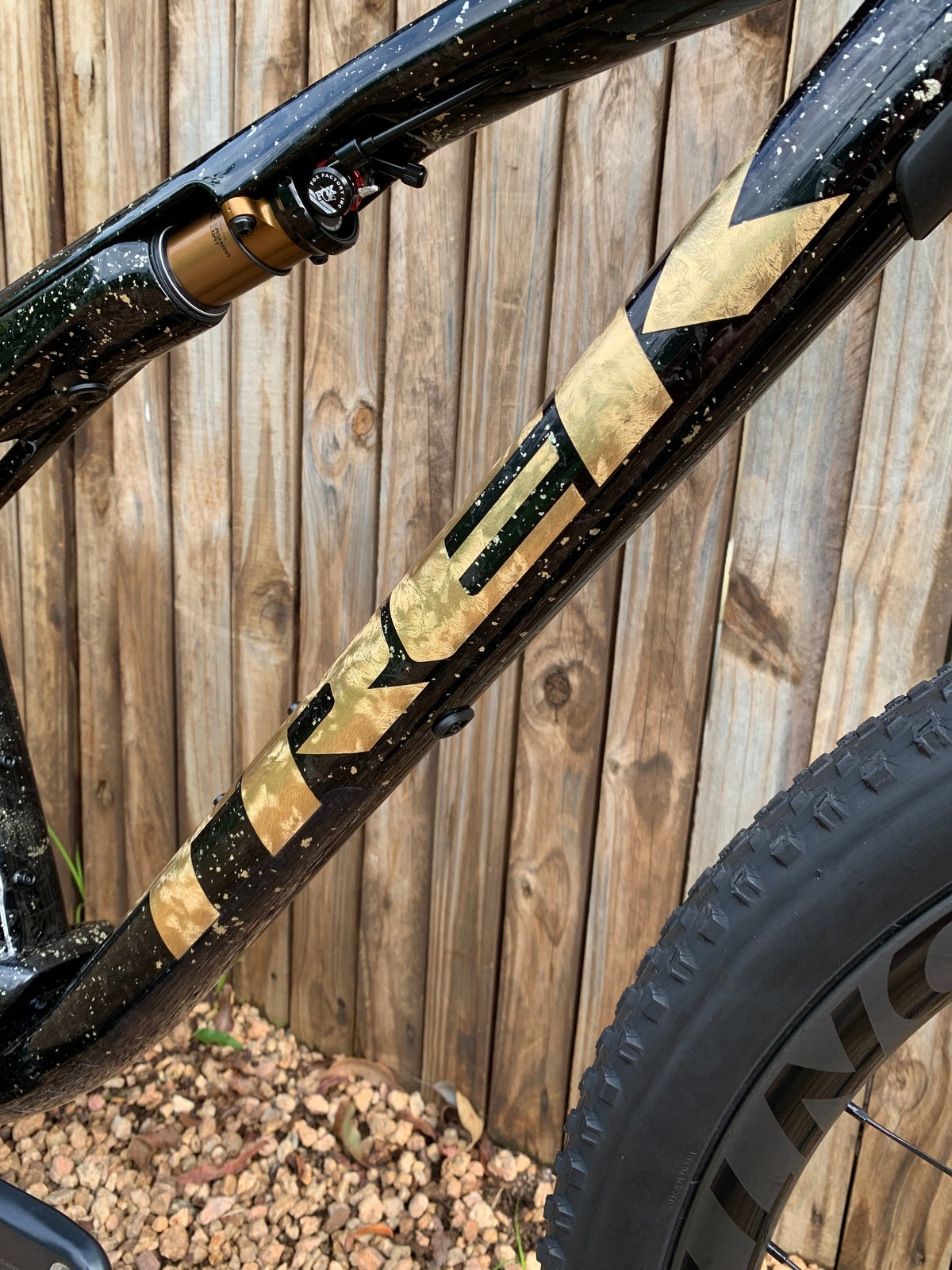 Trek Supercaliber 9.8 GX Gen 1 - Project One Sweet Gold Leaf (Large) — image 8