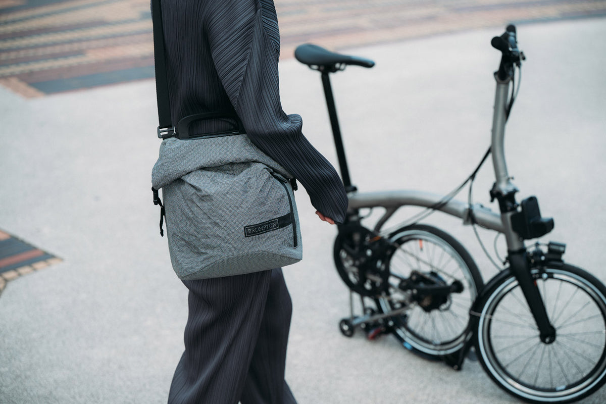 Brompton Electric T Line with SuperRoll+ - e-Motiq system - 4-speed — product view 3