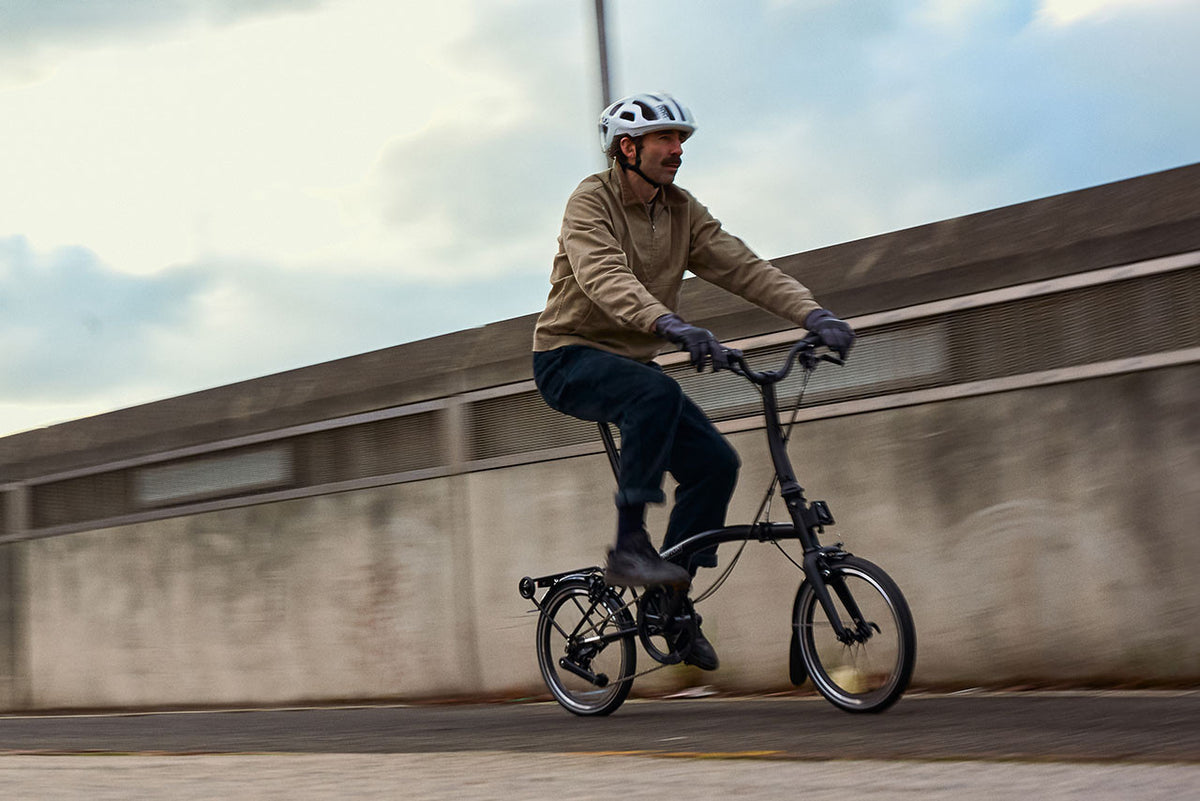 Brompton P Line with Roller Rack - 12-speed — product view 1