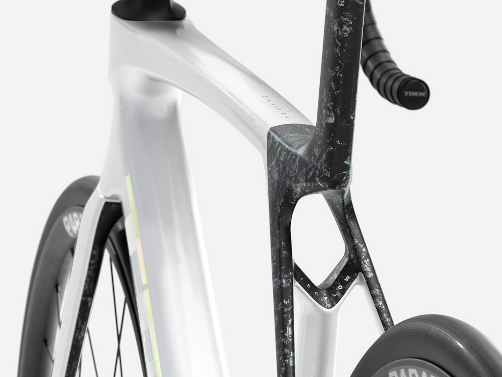 2027 Trek Madone SL 5 Gen 8 - Gloss Crystal White/Matte Deep Smoke — image 9