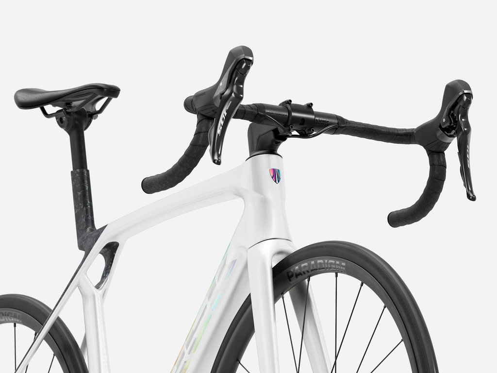 2027 Trek Madone SL 5 Gen 8 - Gloss Crystal White/Matte Deep Smoke — image 10