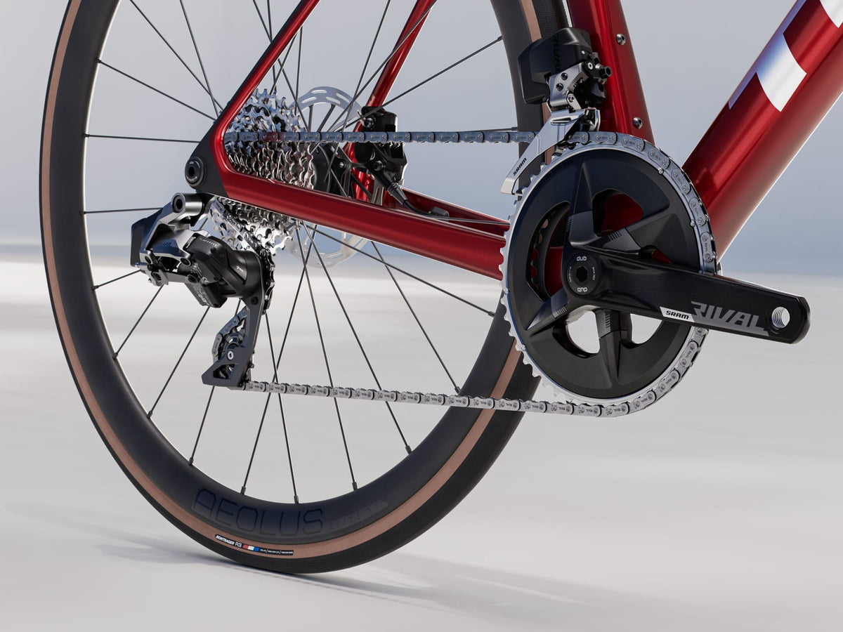 2025 Trek Madone SL 6 AXS Gen 8 - Crimson — image 5