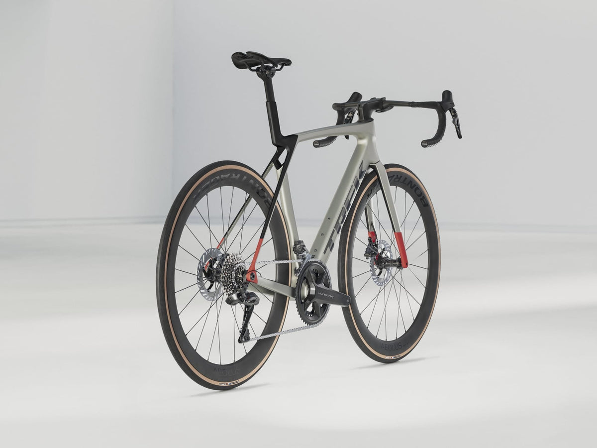 Trek Madone SL 7 Gen 8 - Matte Lunar Silver — image 2