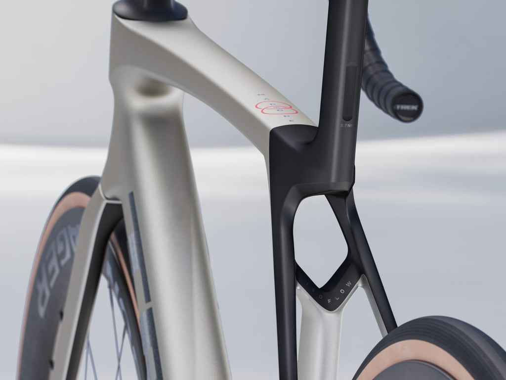 Trek Madone SL 7 Gen 8 - Matte Lunar Silver — image 4