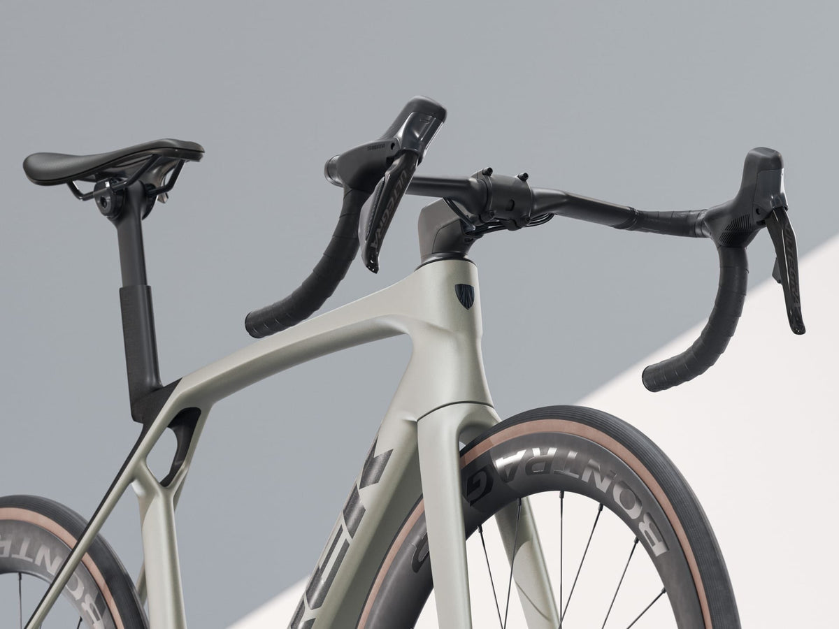 Trek Madone SL 7 Gen 8 - Matte Lunar Silver — image 5
