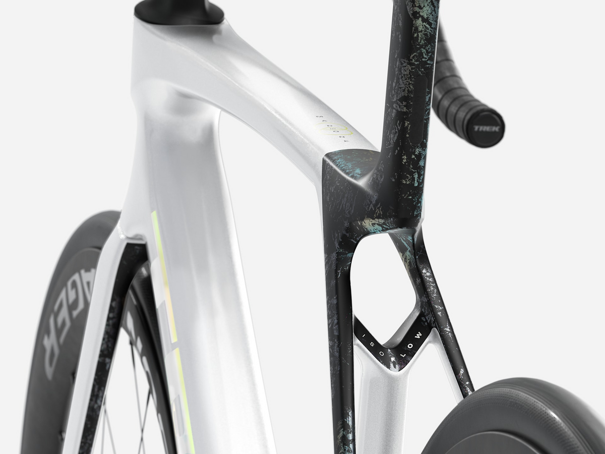 2027 Trek Madone SL 7 Gen 8 - Gloss Crystal White/Matte Deep Smoke — image 4