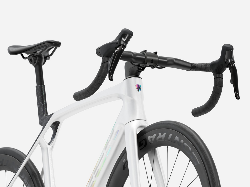 2027 Trek Madone SL 7 Gen 8 - Gloss Crystal White/Matte Deep Smoke — image 3