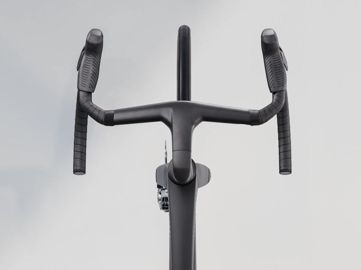 2025 Trek Madone SLR 9 AXS Gen 8 — image 3