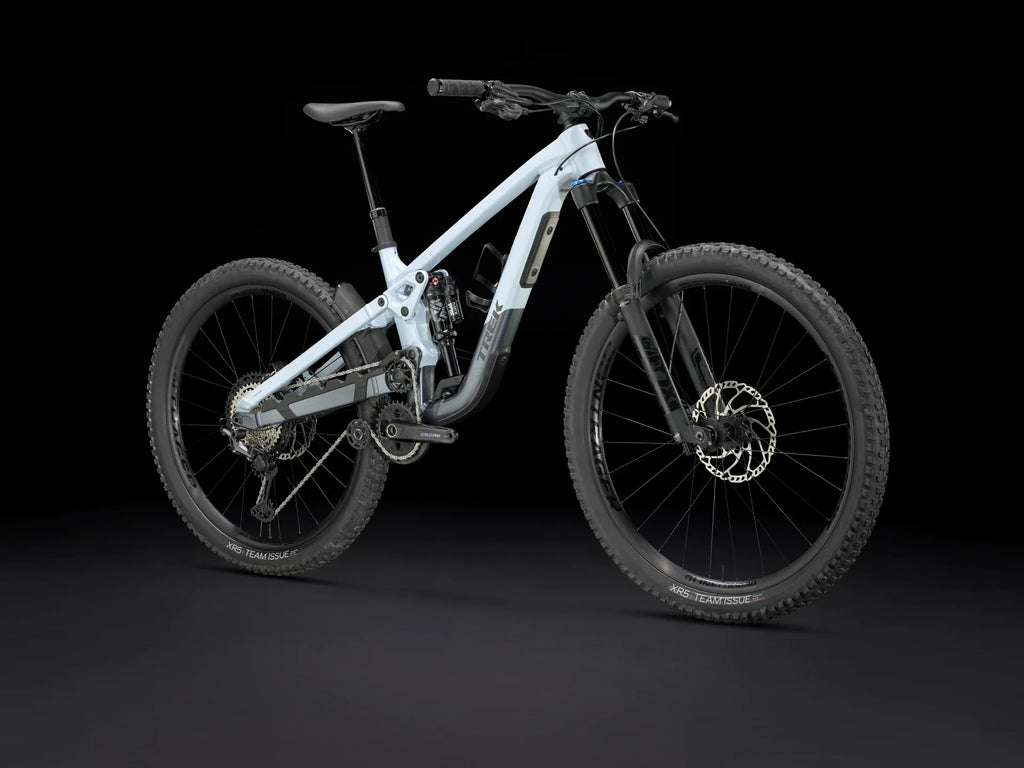 2025 Trek Slash 8 Gen 6 - Plasma Grey Pearl — image 2