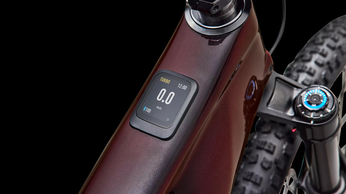 Turbo Levo R Pro (2027) — Gloss Black Red Chameleon / Dolomite — detail 90
