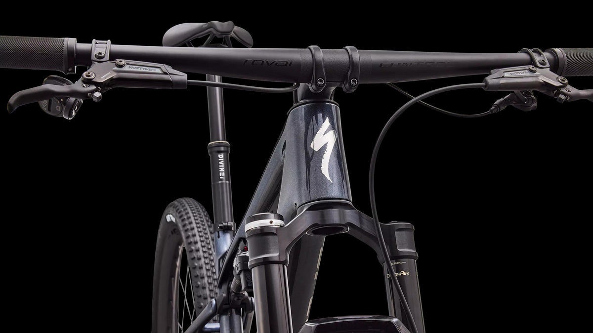 Epic 9 Pro (2027) — Gloss Carbon / Chaos Glitter Pearl / Chrome — detail 50
