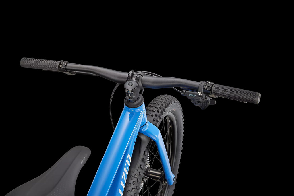 Riprock 20 (2023) — Gloss Sky / White — detail 50