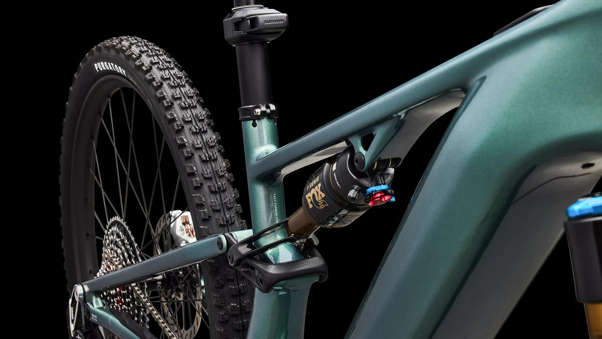 S-Works Turbo Levo R (2026) — Gloss Premium Fjord Metallic / White — detail 150