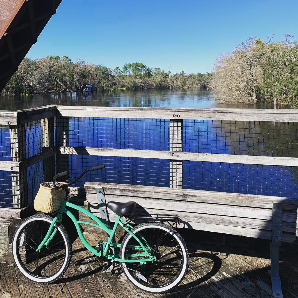 sixthreezero Around the Block Women's 24" 21 Speed Beach Cruiser Bicycle with Rear Rack — product view 84