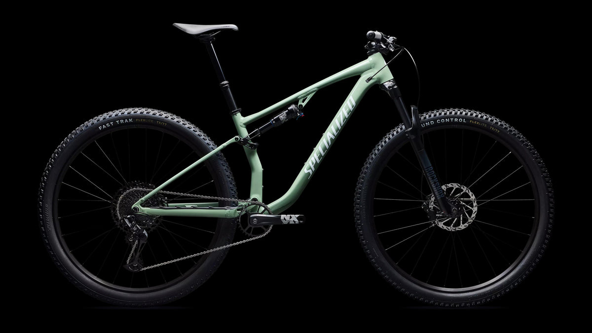 Chisel (2026) — Gloss Pistachio / White — side view