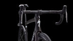 Tarmac SL8 Expert - Shimano Ultegra Di2 (2026) — Gloss Obsidian Metallic / 25% Cqv Reflex Super Red Pearl Over White — detail 50