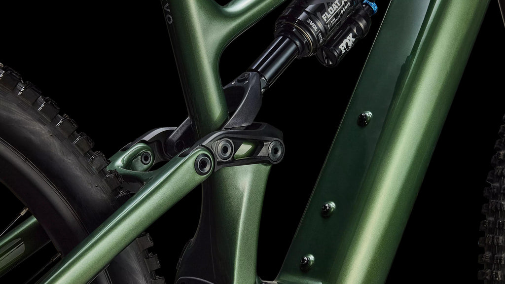 Turbo Levo 4 Expert (2026) — Gloss Cypress Metallic / Silver Dust — detail 80
