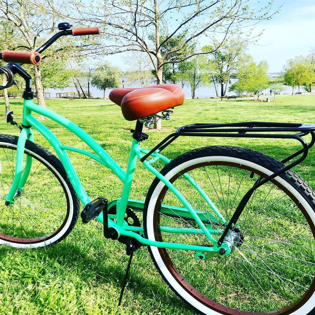 sixthreezero Around the Block Women's 24" 21 Speed Beach Cruiser Bicycle with Rear Rack — product view 87