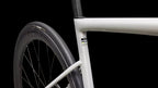 Tarmac SL8 Pro - SRAM Force AXS (2026) — Gloss Dolomite Metallic / Nebula Metallic — detail 60