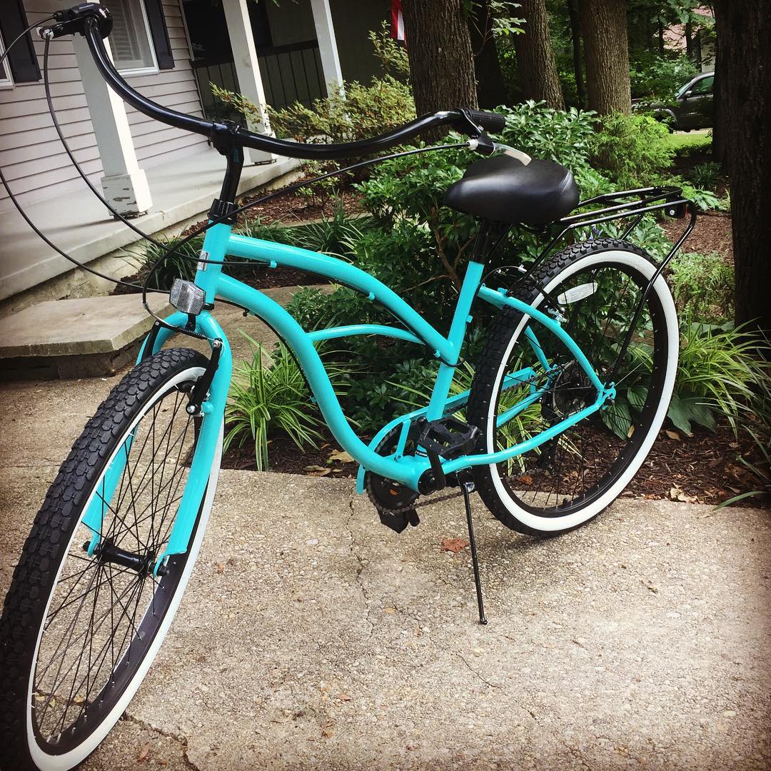 sixthreezero Around the Block Women's 24" 21 Speed Beach Cruiser Bicycle with Rear Rack — product view 57